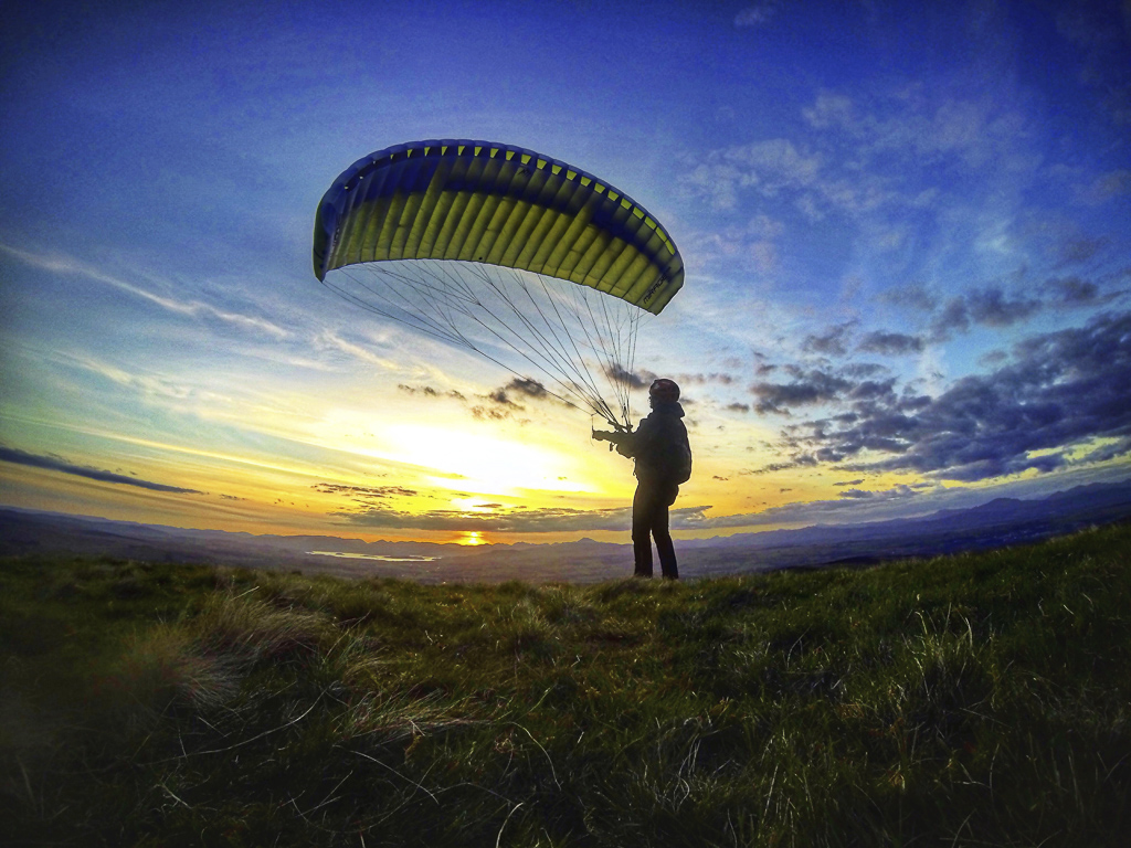 Willis Morris flying in perfect conditions