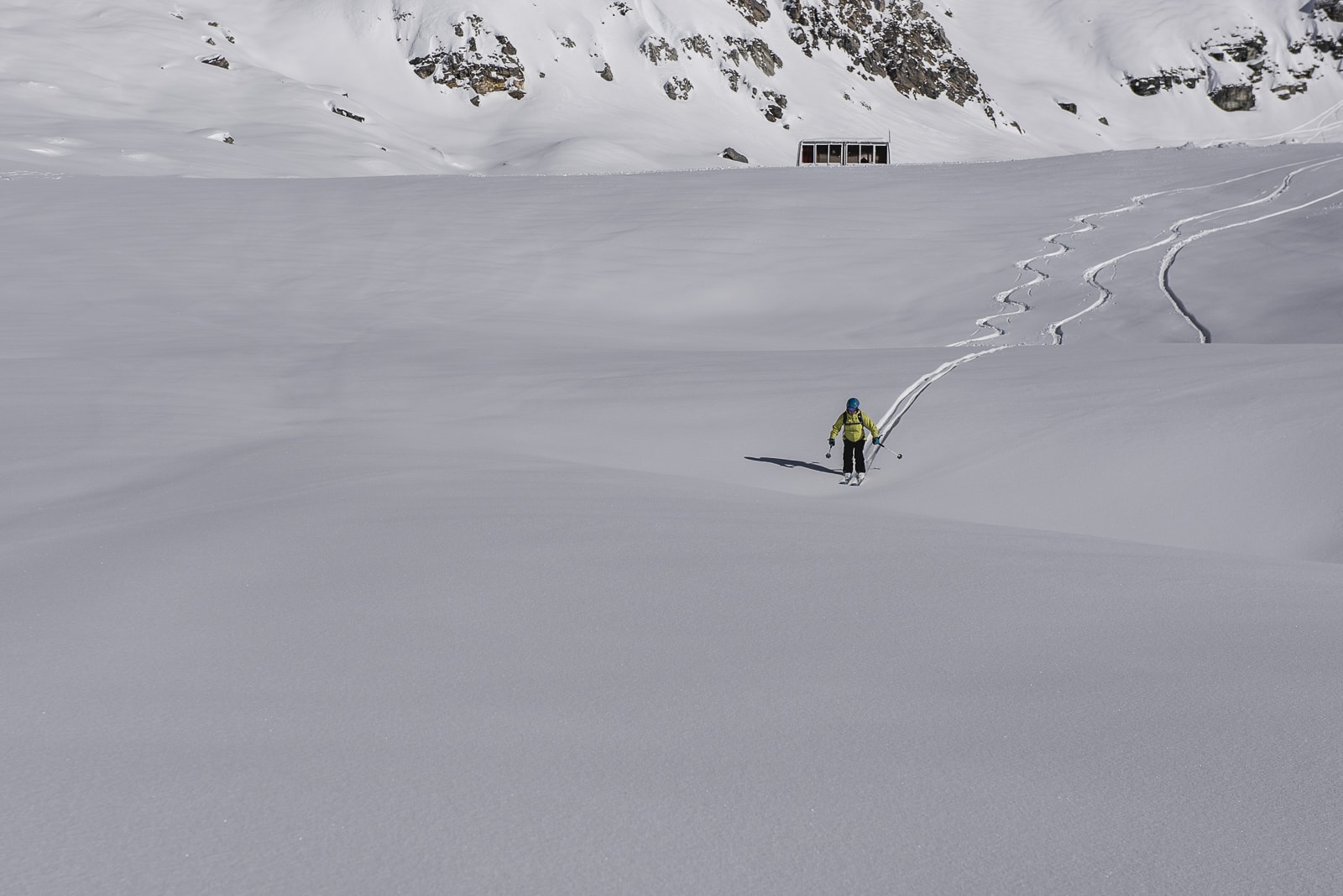 Essential Techniques for Off-Piste Skiing