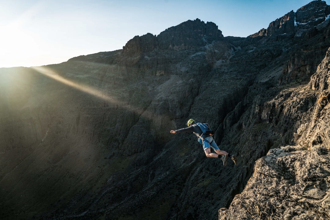 Base jump Mount Kenya